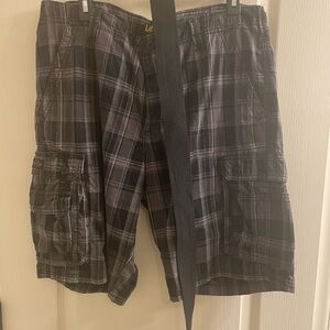 Lee Men's Black Plaid Cargo Shorts 36